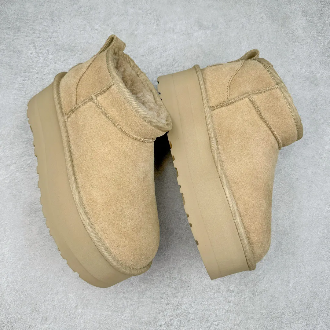 Pick up locally 💰520 UGG 5092 Zhou Dongyu Mini thick-soled autumn and winter sheep fur integrated snow boots. All shoes are made from ZP. Longfeng A-grade Australian imported sheep fur integrated brand OEM production line. Fully follow the ZP process. OEM original pattern maker. Adhering to the principle of no original shoes and no development selection. Pay attention to every detail. The most authentic version on the market. TREADLITE "Light Wing" technology outsole. Lightweight/durable/flexible/pile size: 35 36 37 38 39 40 41 42 Coding: by2936090
